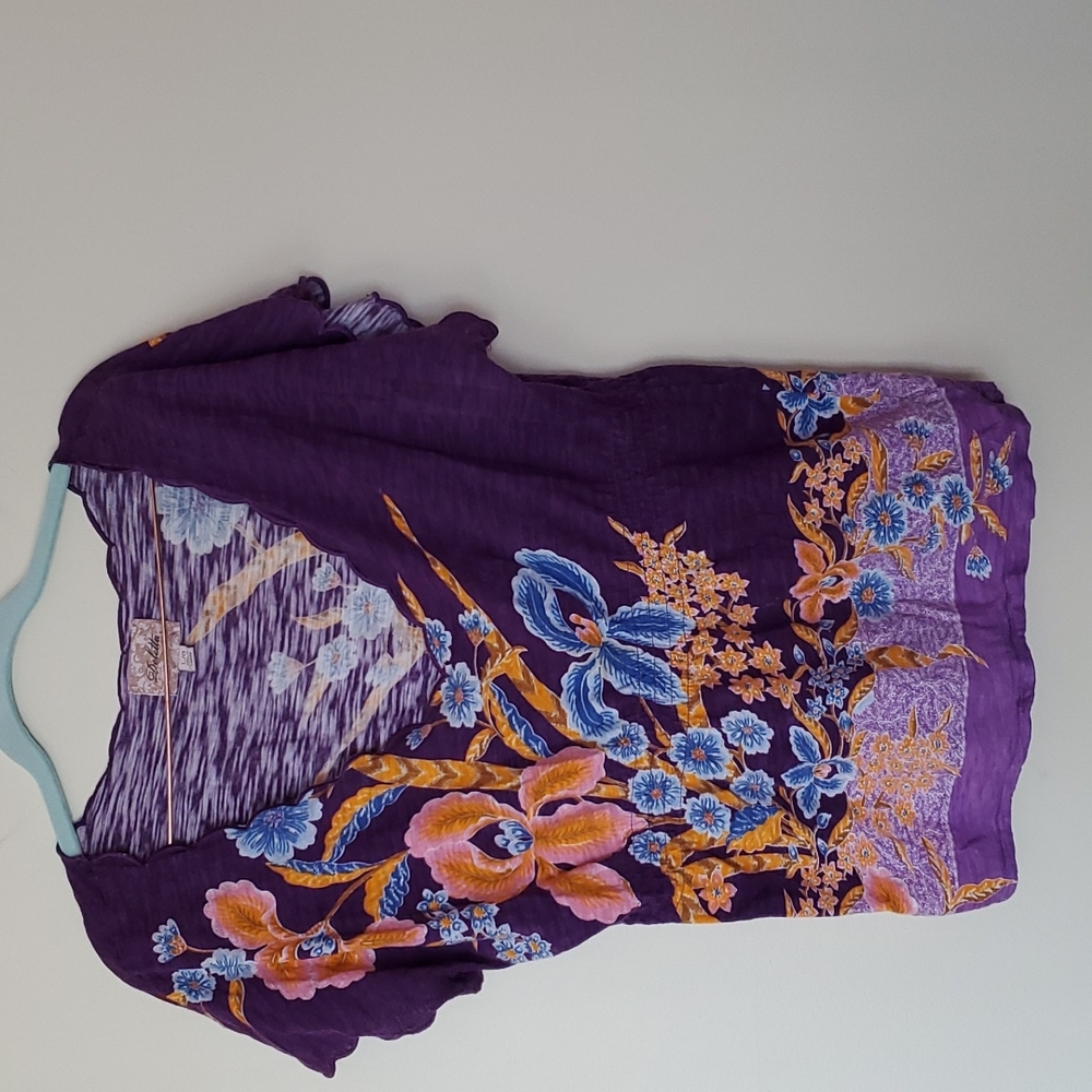 Deletta anthropologie scalloped tee